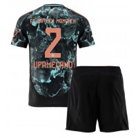 Camisa de time de futebol Bayern Munich Dayot Upamecano #2 Replicas 2º Equipamento Infantil 2024-25 Manga Curta (+ Calças curtas)